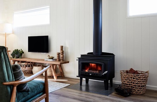 Dromana Villa | Crittenden Lakeside Villas