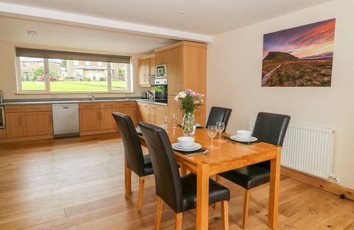 Fourstones Near Bentham Cabaña | CROFT COTTAGE, pet friendly, country holiday cottage in Clapham