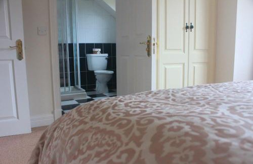 Mohill Casa | Crofton House Lough Rynn