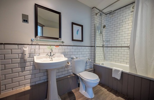 Chipping Sodbury Hotel | Cross Hands Hotel Old Sodbury by Greene King Inns