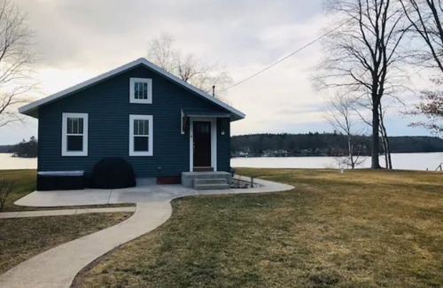 Newaygo Cabaña | Croton Lake Front Cottage - Sunsets, water & a great cottage