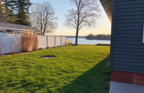 Newaygo Cabaña | Croton Lake Front Cottage - Sunsets, water & a great cottage