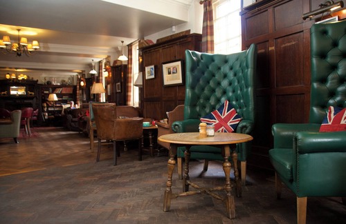 Blandford Saint Mary Hotel | Crown Hotel