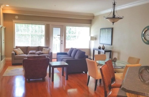 Regional District of Nanaimo Hotel | Crown Mansion Boutique Hotel & Villas