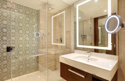 Gulshan Hotel | Crowne Plaza Dhaka Gulshan by IHG