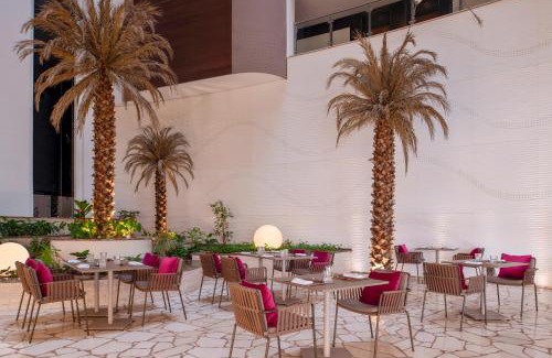 Doha Hotel | Crowne Plaza Doha - The Business Park by IHG