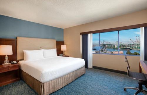 Central San Pedro Hotel | Crowne Plaza Hotel Los Angeles Harbor by IHG