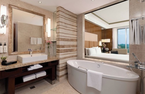 Okhla Phase I Hotel | Crowne Plaza Hotel New Delhi Okhla by IHG