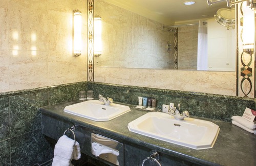 Speke Hotel | Crowne Plaza Liverpool - John Lennon Airport by IHG