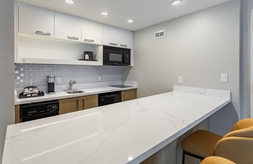 Lake Dot Hotel | Crowne Plaza Orlando - Downtown by IHG