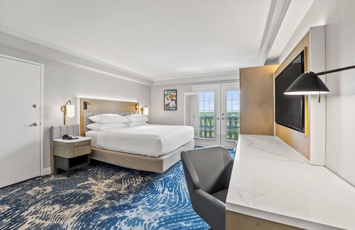 Lake Dot Hotel | Crowne Plaza Orlando - Downtown by IHG