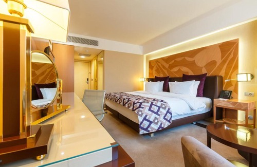 Vladimirskiy Hotel | Crowne Plaza St. Petersburg-Ligovsky, an IHG Hotel