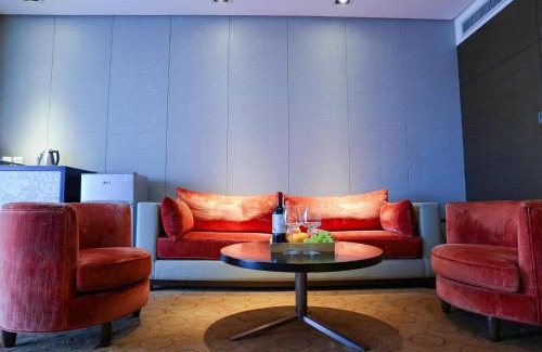 Yunlong District Hotel | Crowne Plaza Xuzhou Dalong Lake by IHG
