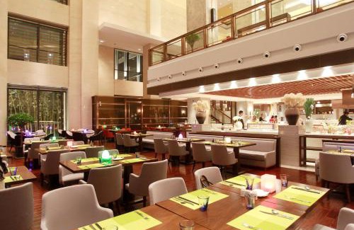 Yunlong District Hotel | Crowne Plaza Xuzhou Dalong Lake by IHG