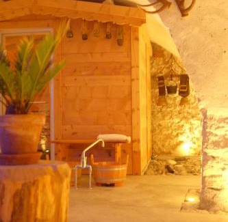 Val Muestair Apartamento | Crusch Alba Studio auf der Strassenseite Sta Maria