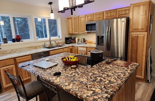 Frankfort Casa | Crystal Lake Getaway New Spatious walkout ranch. a Mile to Frankfort Mi Beaches