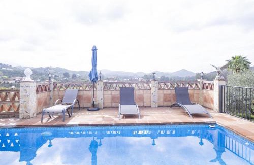 Coin Casa | Cubo's Finca Micaela