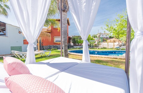 Alhaurín el Grande Villa | Cubo's Villa Sonia. Jardin, piscina, wifi, BBQ, climatización.