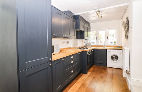 Upton upon Severn Cabaña | CUCKOO COTTAGE, family friendly, with a garden in Upton Upon Severn