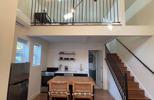 North Oak Park Cabaña | Curtis Park Charmer!