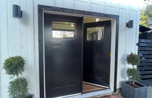 North Oak Park Cabaña | Curtis Park Charmer!