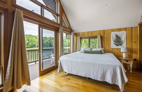 Warren Center Complejo | Custom built resort on private lake with kayaks, hiking,