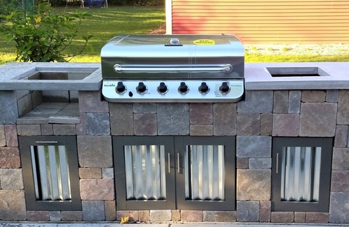 Green Bay Casa | Custom Built Showcase Home near Lambeau!