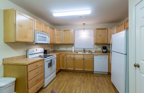 Cherokee Apartamento | Customer Appreciation Year!! See Discount information in Ad