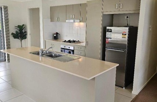 Mango Hill Apartamento | Cute & Cosy with Great Location