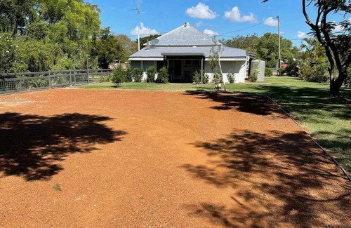 Blackall Cabaña | Cute Cottage in Blackall