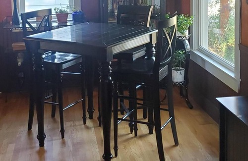 Easton Casa | Cute Home - Mt. Life, small town, close to recreation