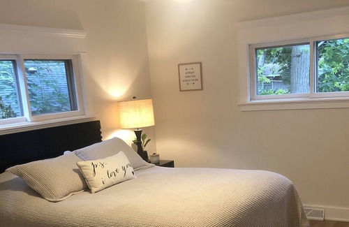 Twin Lakes Cabaña | Cute peaceful cottage close to downtown Twin Lakes.