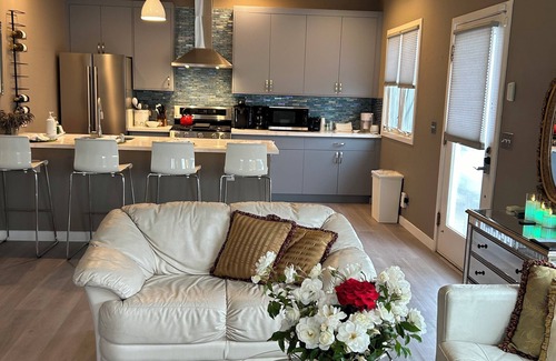 Sharp Park Casa | Linda cabaña mejorada a 1/2 cuadra de la playa y Short Drive a Silicone Valley