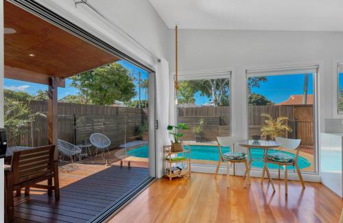 Margate Villa | Cutts Cottage - Modern retreat with private pool