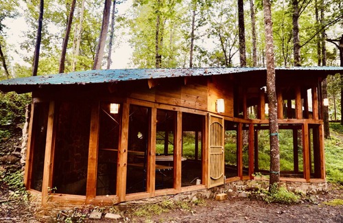 Stanardsville Apartamento | D · Royal Suite at White Lotus Eco Spa Retreat