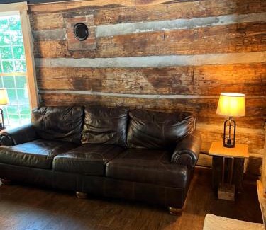 Wadesville Casa | DA Cabin