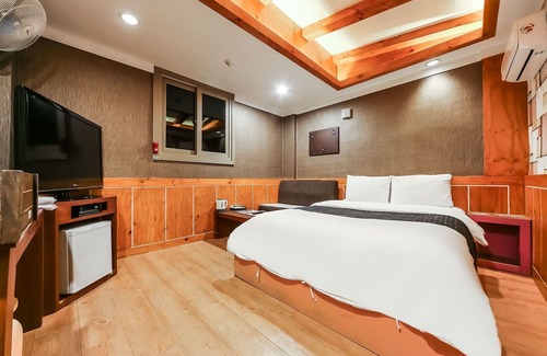 Dalseong-gun Hotel | Daegu Gachang Red