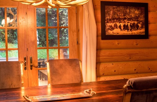 Fort Calhoun Casa | Dancing Bear Lodge - Escapada de lujo en cabaña de madera