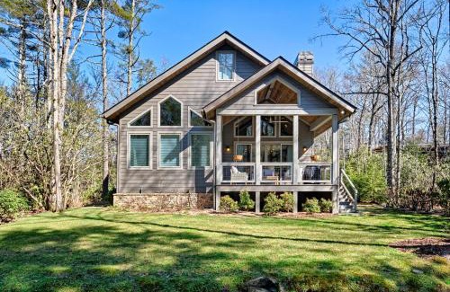 Highlands Casa | Dancing Bear Walk to Town