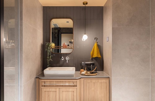 Tsim Sha Tsui Hotel | Dash Living on Prat