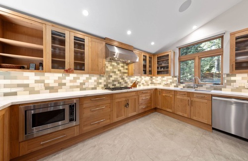 Ridgewood Casa | de Jeff - Asequible casa 3 BR mascotas w / Bañera de hidromasaje. Desde $ 1100 / semana.