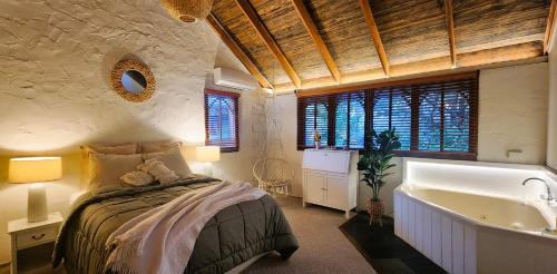 Porcupine Ridge Villa | Daylesford - FROG HOLLOW ESTATE - One Bedroom Retreat Villa - book for 3 nights pay for 2 - contact us for more details