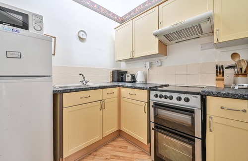 Lanreath Apartamento | Daymer Apartment offers beautiful gardens, outdoor pool in summer and games room