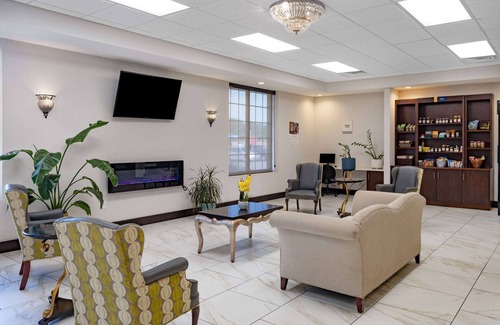 Oxford Hotel | Days Inn and Suites by Wyndham Oxford