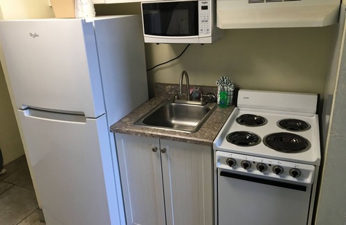 Van Valzah Hotel | Days Inn by Wyndham Daytona Oceanfront