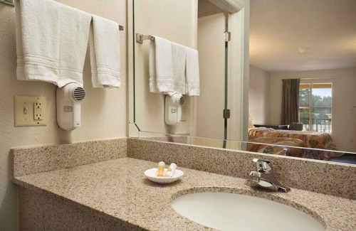 Alma Hotel | Days Inn by Wyndham Alma
