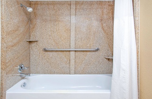 Canton Hotel | Days Inn by Wyndham Canton