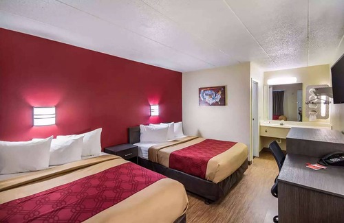 Tad Hotel | Days Inn by Wyndham Charleston WV