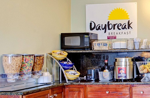 Clarksville Hotel | Days Inn by Wyndham Clarksville TN