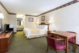 Clinton Hotel | Days Inn by Wyndham Clinton